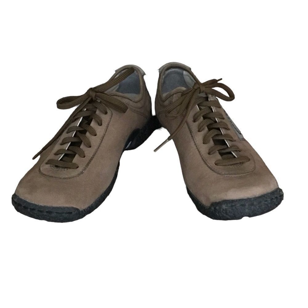 Dunham Shoes Woman’s Size 8